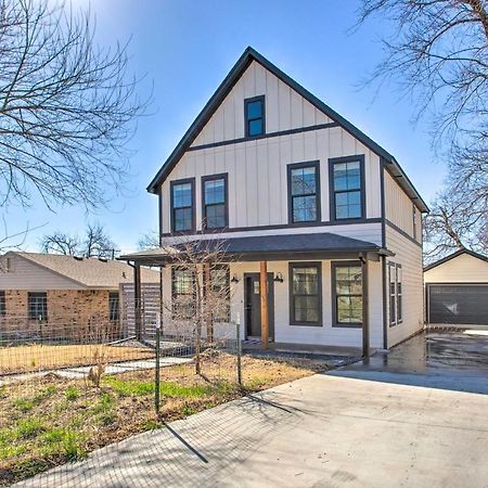 Stylish Okc Farmhouse With Garden - Close To Ou オクラホマシティ エクステリア 写真