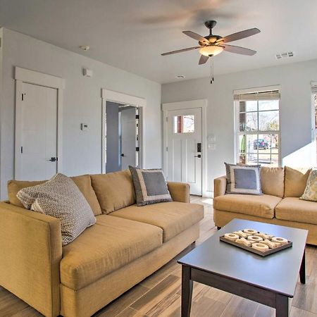 Stylish Okc Farmhouse With Garden - Close To Ou オクラホマシティ エクステリア 写真