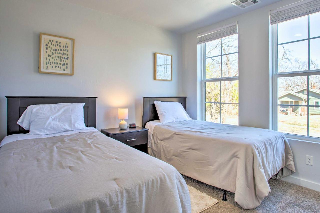 Stylish Okc Farmhouse With Garden - Close To Ou オクラホマシティ エクステリア 写真